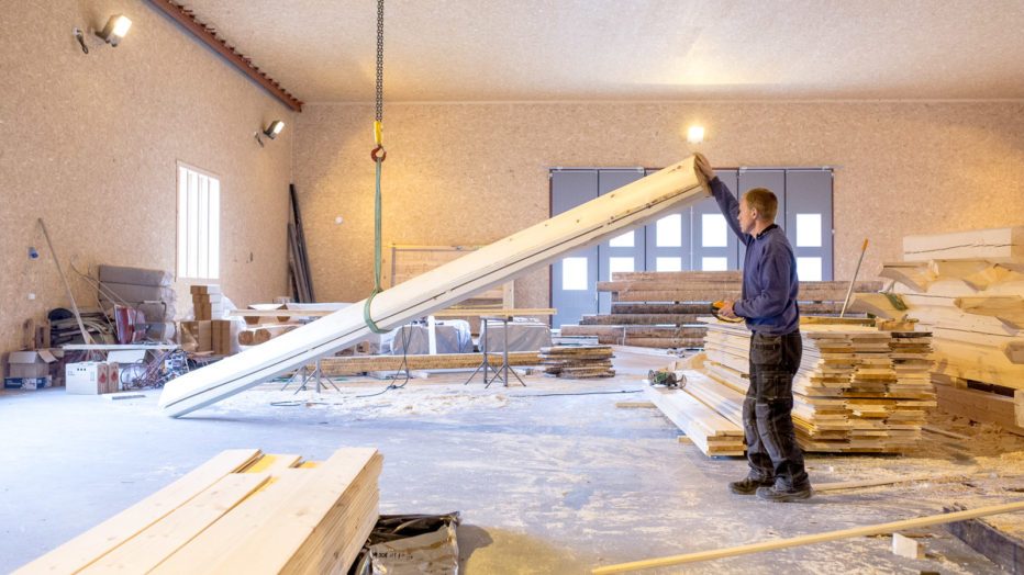 En enkelt tømmerstokk veier gjerne 600 kg.