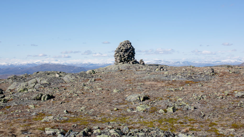 Toppen av Stuttgongkampen. En flott tur utenfor nasjonalparksgrensa med fantastisk utsikt inn til til hjertet av Jotunheimen.