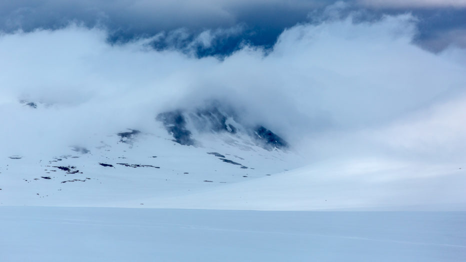 fjell i snøstorm