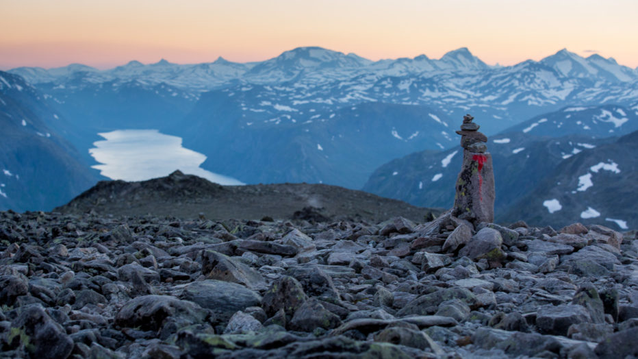 Merking av stier i turområdet Jotunheimen