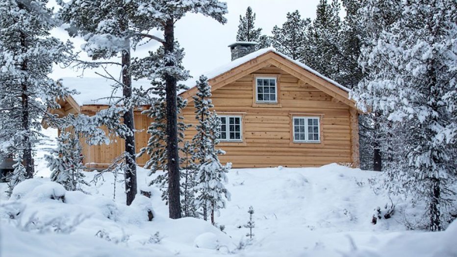 Tømmerhytte Vinter
